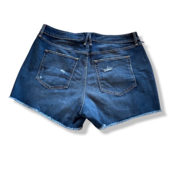 Good American Jean Shorts NWT Size 16 - Picture 7 of 10